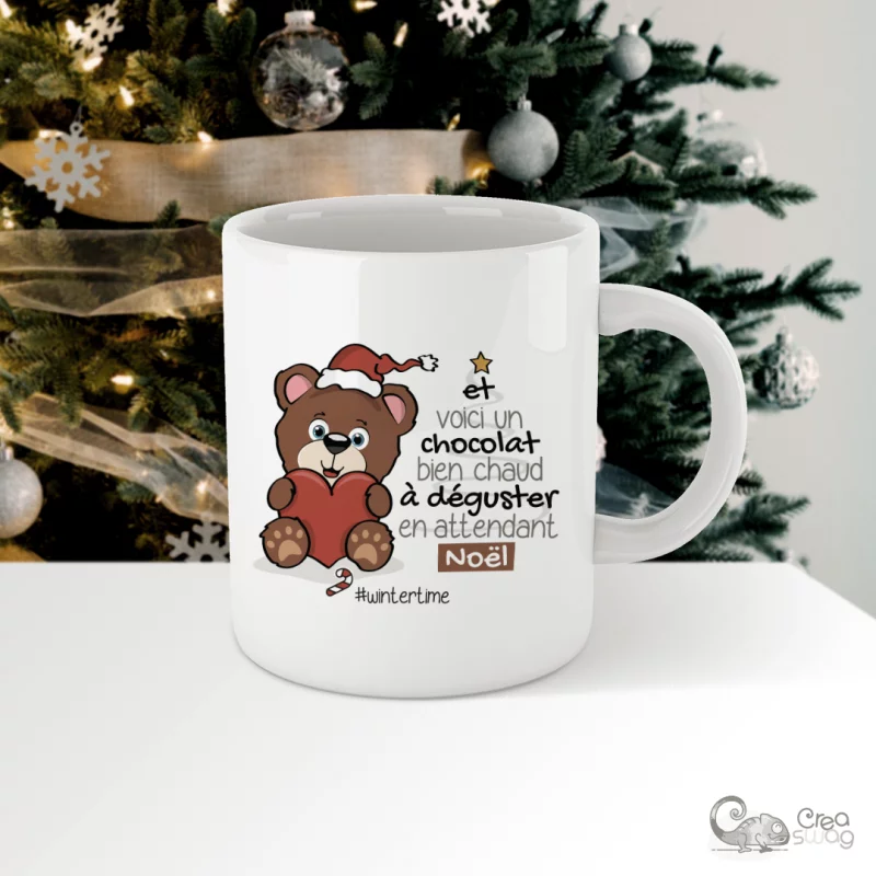 Ourson de noël portant un coeur - Mug blanc Ourson de noël portant un coeur - Mug blanc